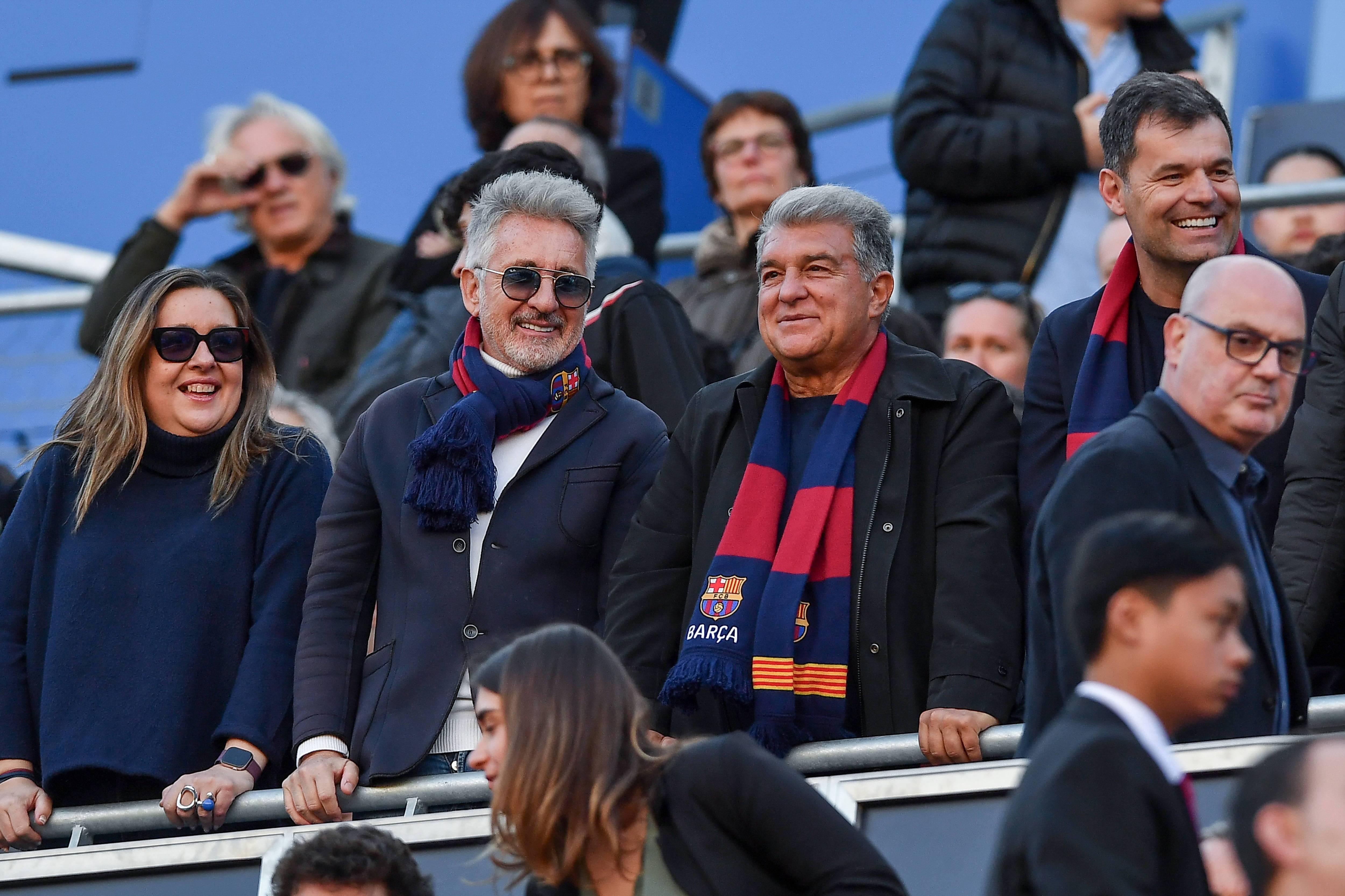 开云官网-世体：巴萨将在今天公布主席候选人名单